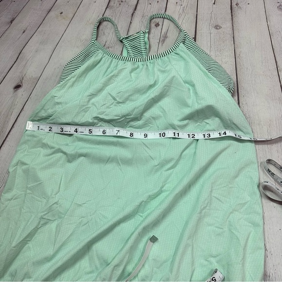 lululemon no limits tank fresh teal mini hyper stripe sz 6 yoga - Picture 5 of 7